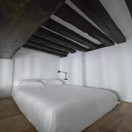 Appartement Petit Bijou Au Coeur Du Marais Parijs